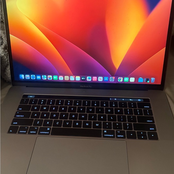 Apple MacBook Pro - Gray